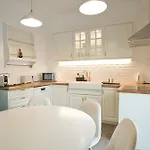 Charming 3br In The Heart Of Town By Feel