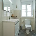 Charming 3br In The Heart Of Town By Feel *