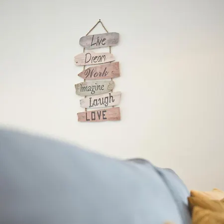 Charming 3br In The Heart Of Town By Feel 公寓 *