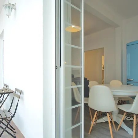 Charming 3br In The Heart Of Town By Feel Nazaré