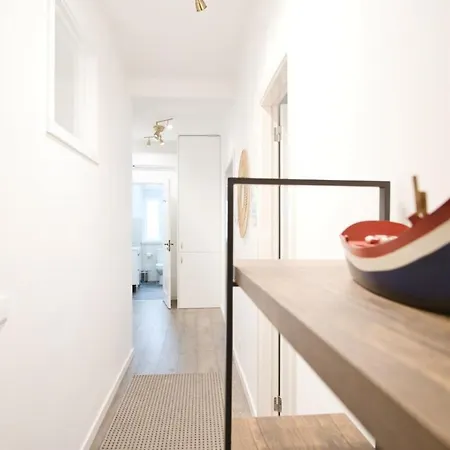 Charming 3br In The Heart Of Town By Feel *