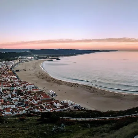 Charming 3br In The Heart Of Town By Feel 나자레