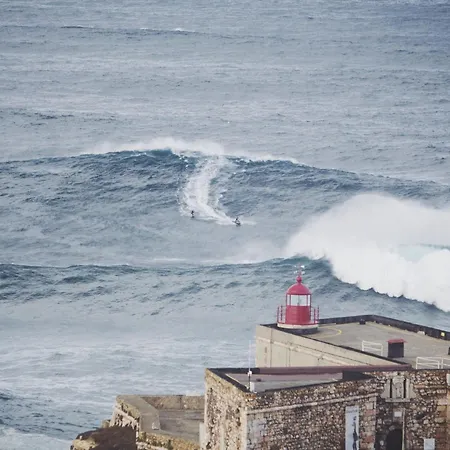 Charming 3br In The Heart Of Town By Feel 나자레