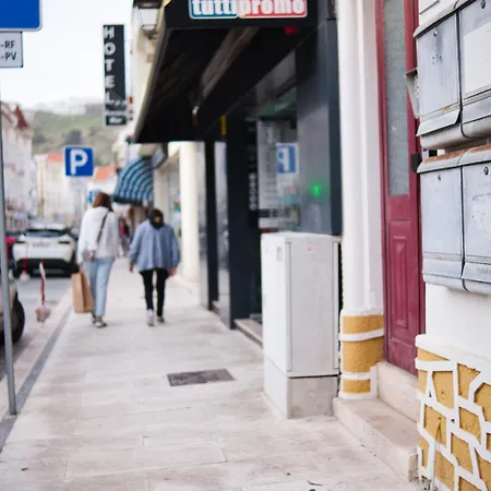 아파트 Charming 3br In The Heart Of Town By Feel *