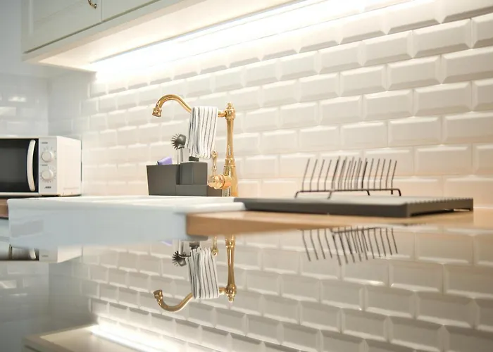 Charming 3br In The Heart Of Town By Feel Apartman *