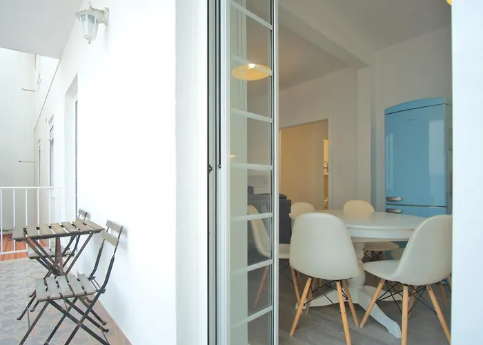 Charming 3br In The Heart Of Town By Feel Nazaré